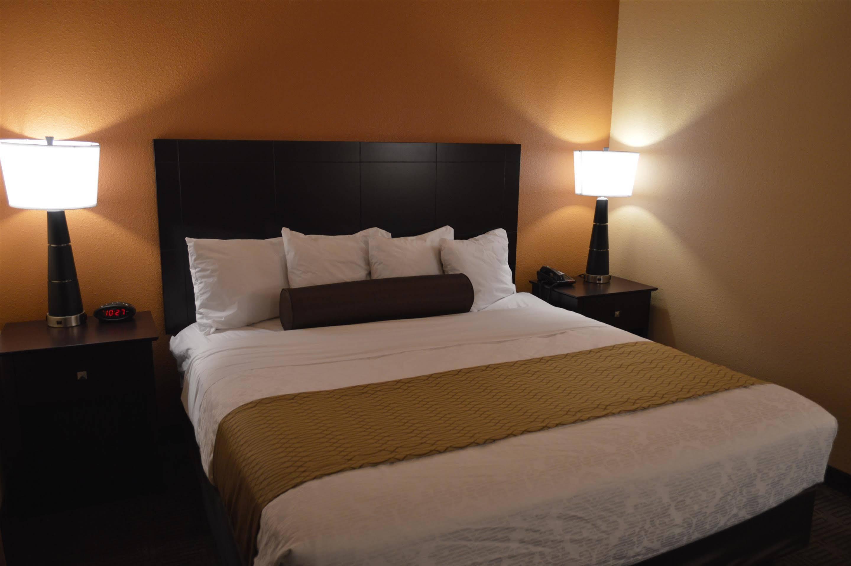 Best Western Plus Lafayette Vermilion River Inn & Suites Exterior photo