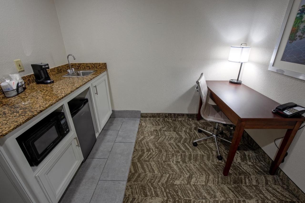 Best Western Plus Lafayette Vermilion River Inn & Suites Exterior photo
