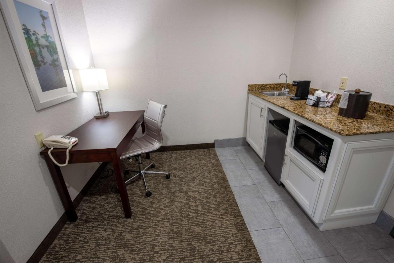 Best Western Plus Lafayette Vermilion River Inn & Suites Exterior photo