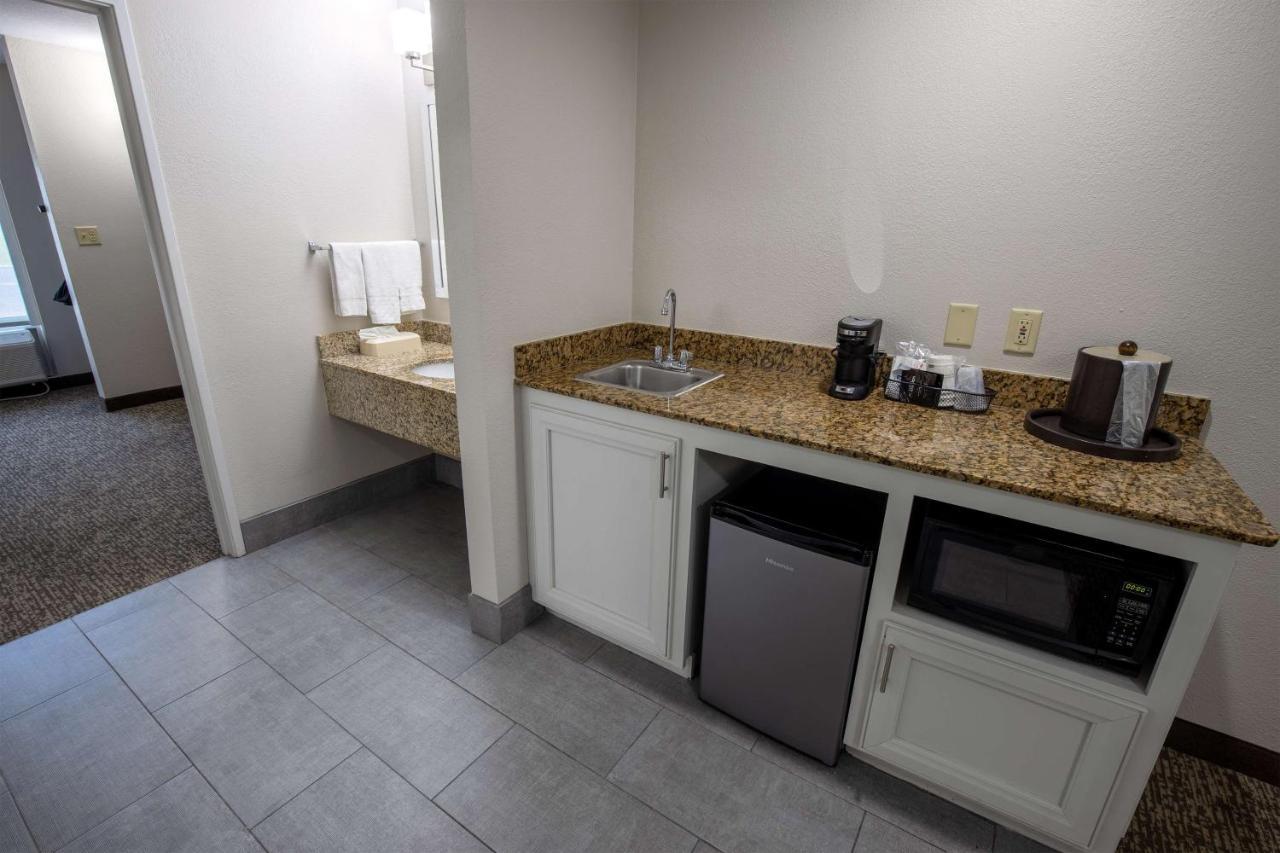 Best Western Plus Lafayette Vermilion River Inn & Suites Exterior photo