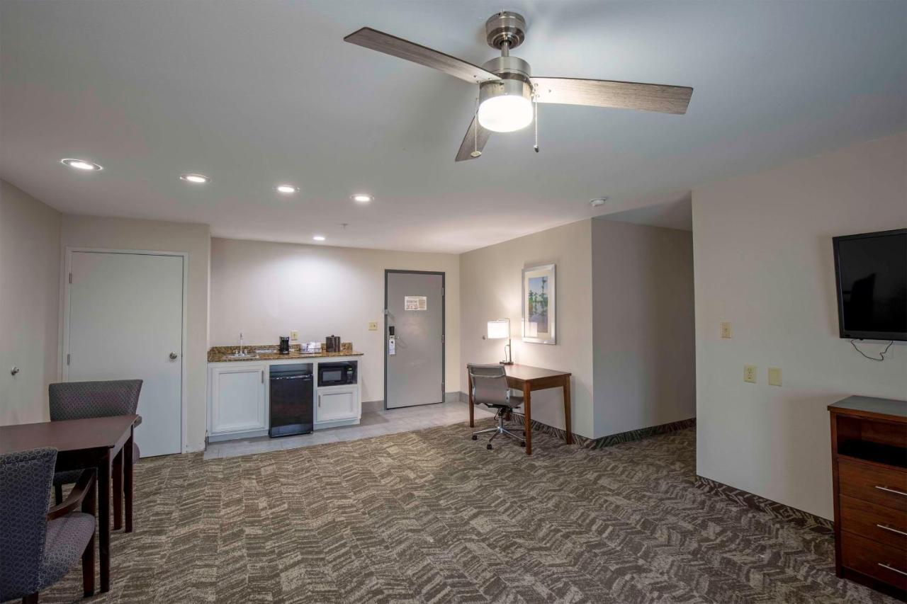 Best Western Plus Lafayette Vermilion River Inn & Suites Exterior photo