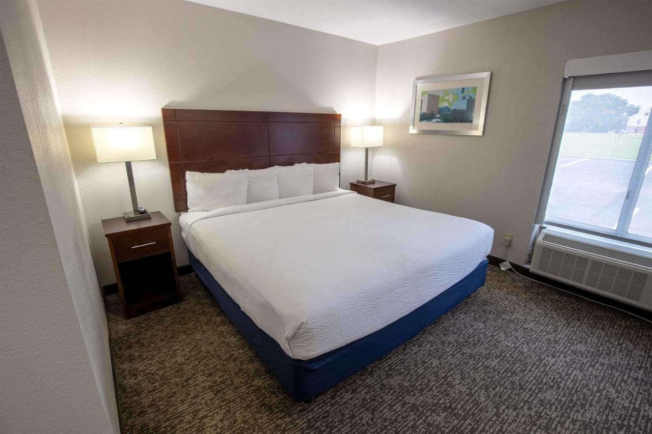 Best Western Plus Lafayette Vermilion River Inn & Suites Exterior photo